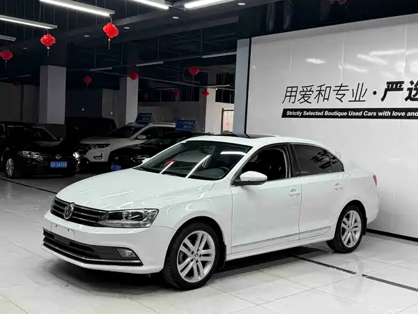 Volkswagen Sagitar 2016