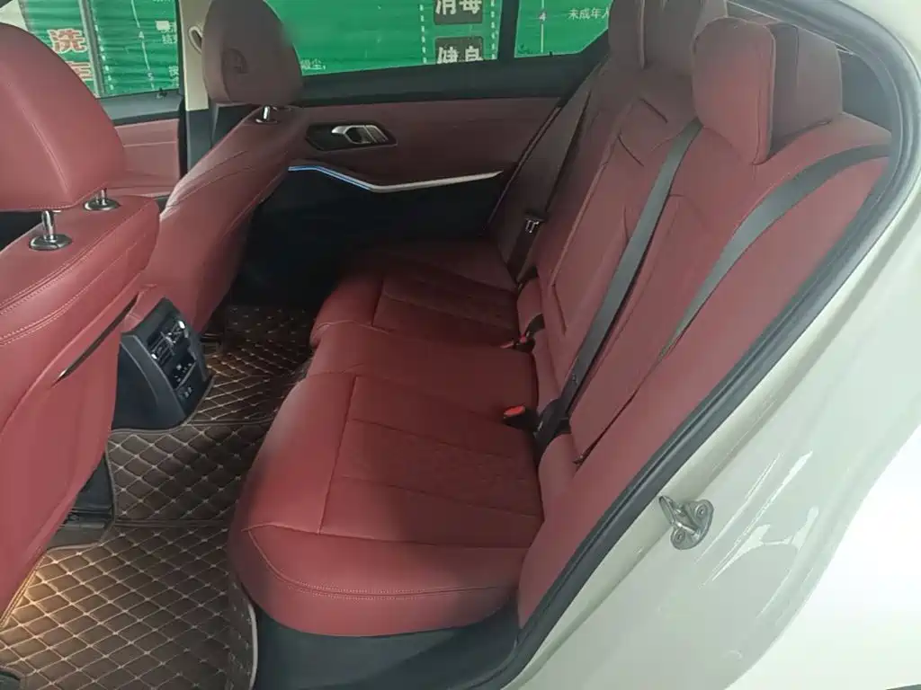 BMW 3 Series 2024 — фото 17