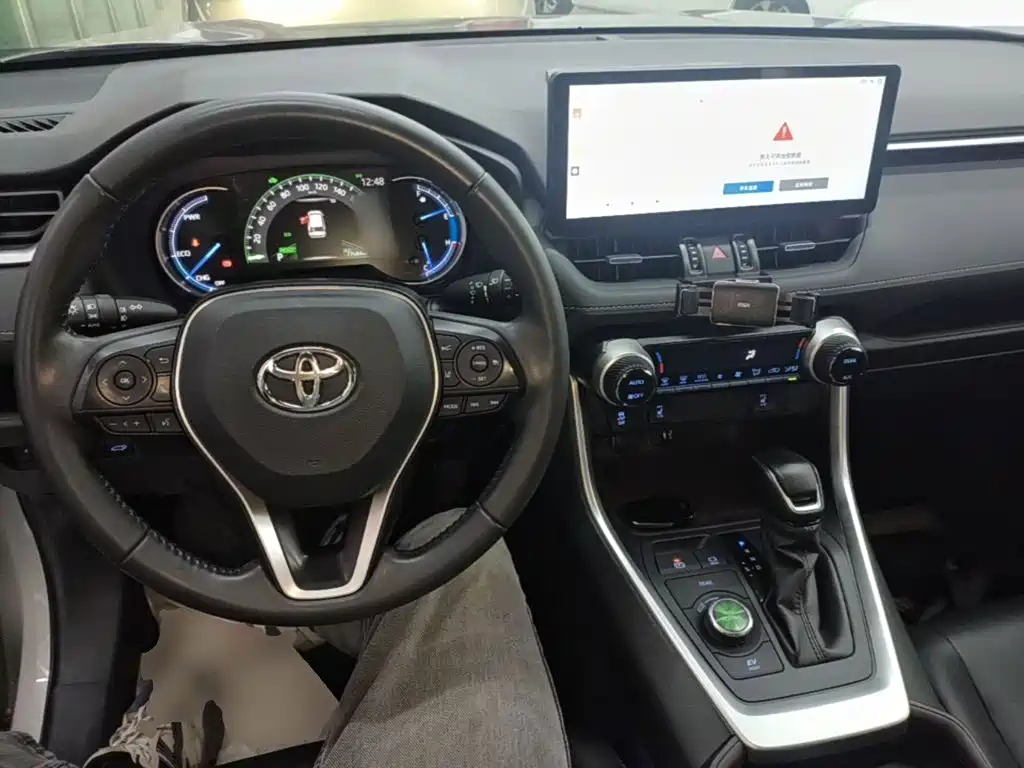 Toyota RAV4 2020 — фото 10