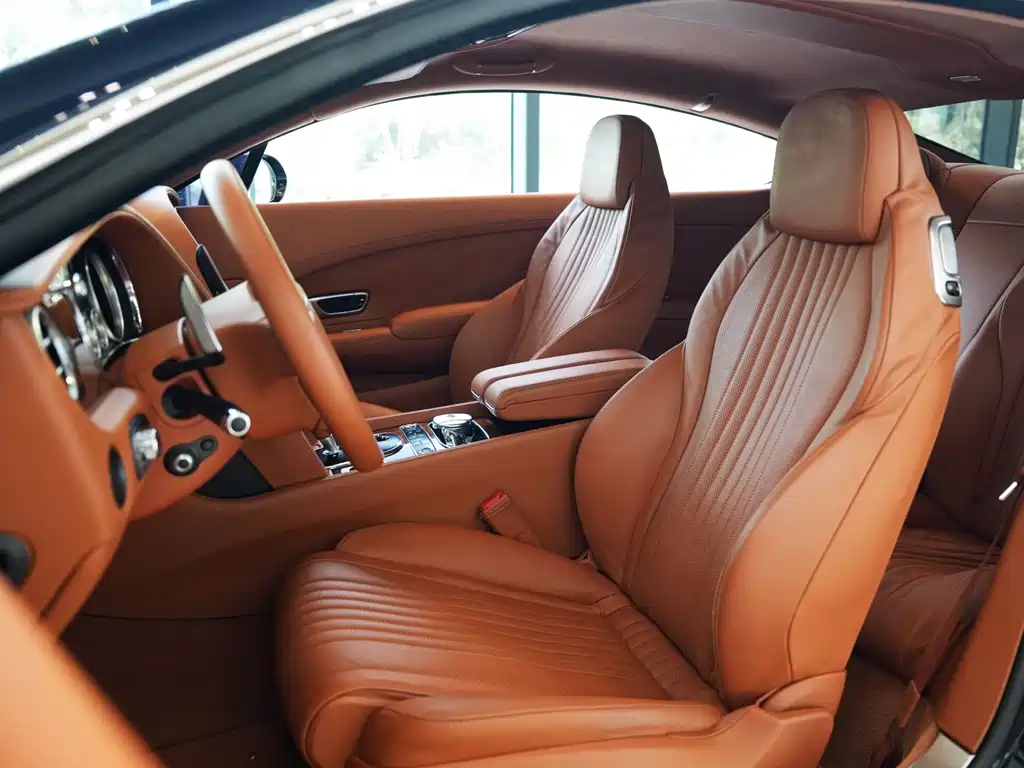 Bentley Continental 2017 — фото 11