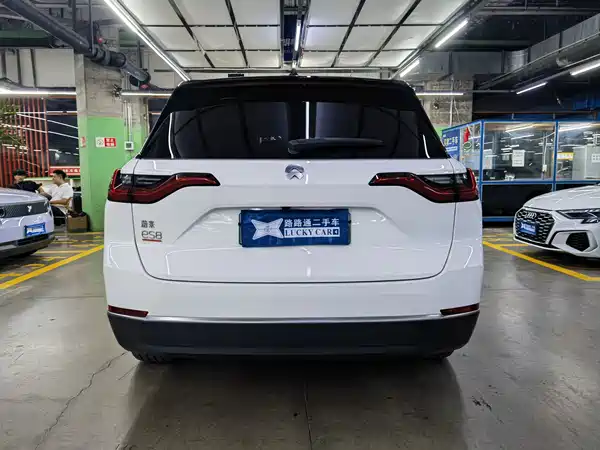 NIO ES8 2020
