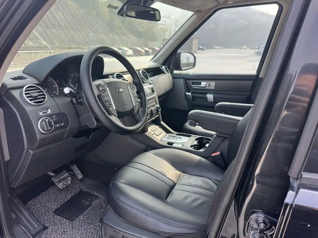 Land Rover Discovery 2014 — фото 11
