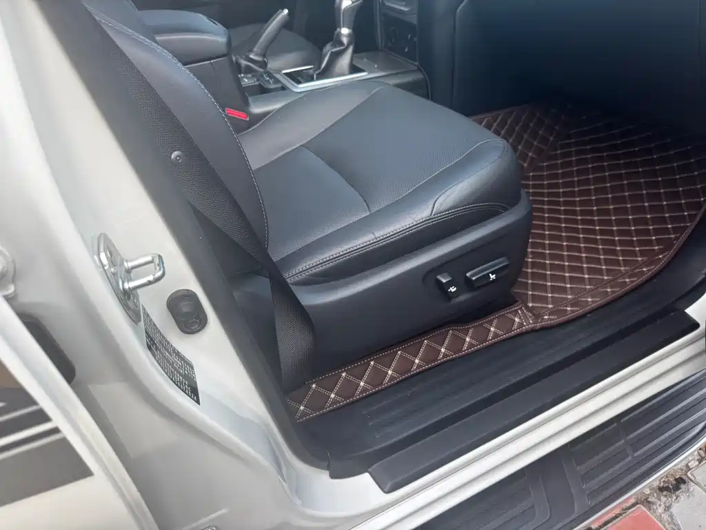 Toyota Prado 2020 — фото 18