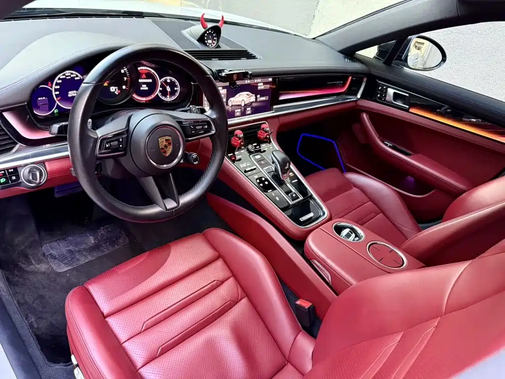 Porsche Panamera 2021