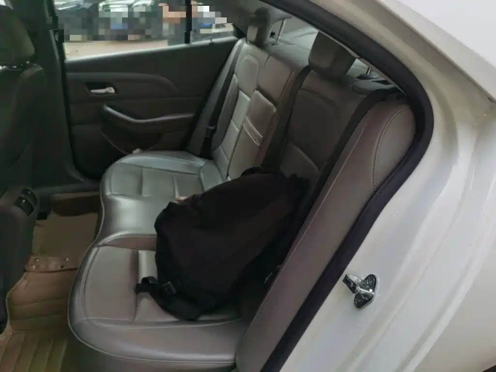 Chevrolet Malibu 2015 — фото 15