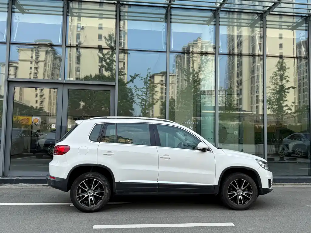 Volkswagen Tiguan 2015 — фото 19