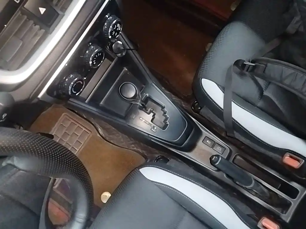 Toyota Yaris L 2020 — фото 14