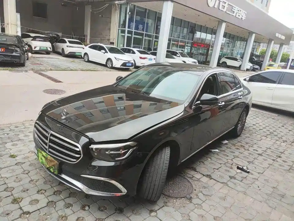 Mercedes-Benz E-Class 2023 — фото 1