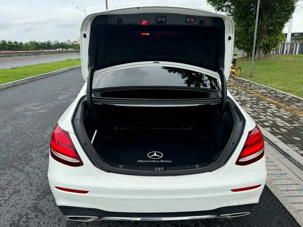 Mercedes-Benz E-Class 2020 — фото 8