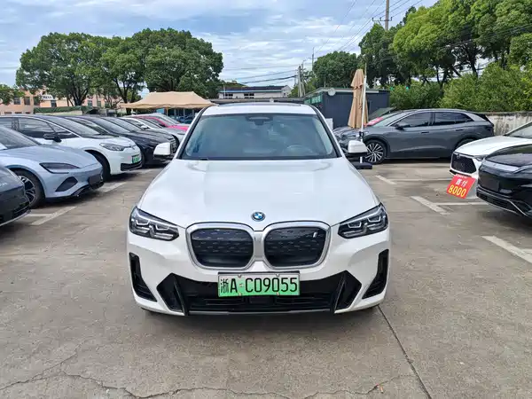 BMW iX3 2024