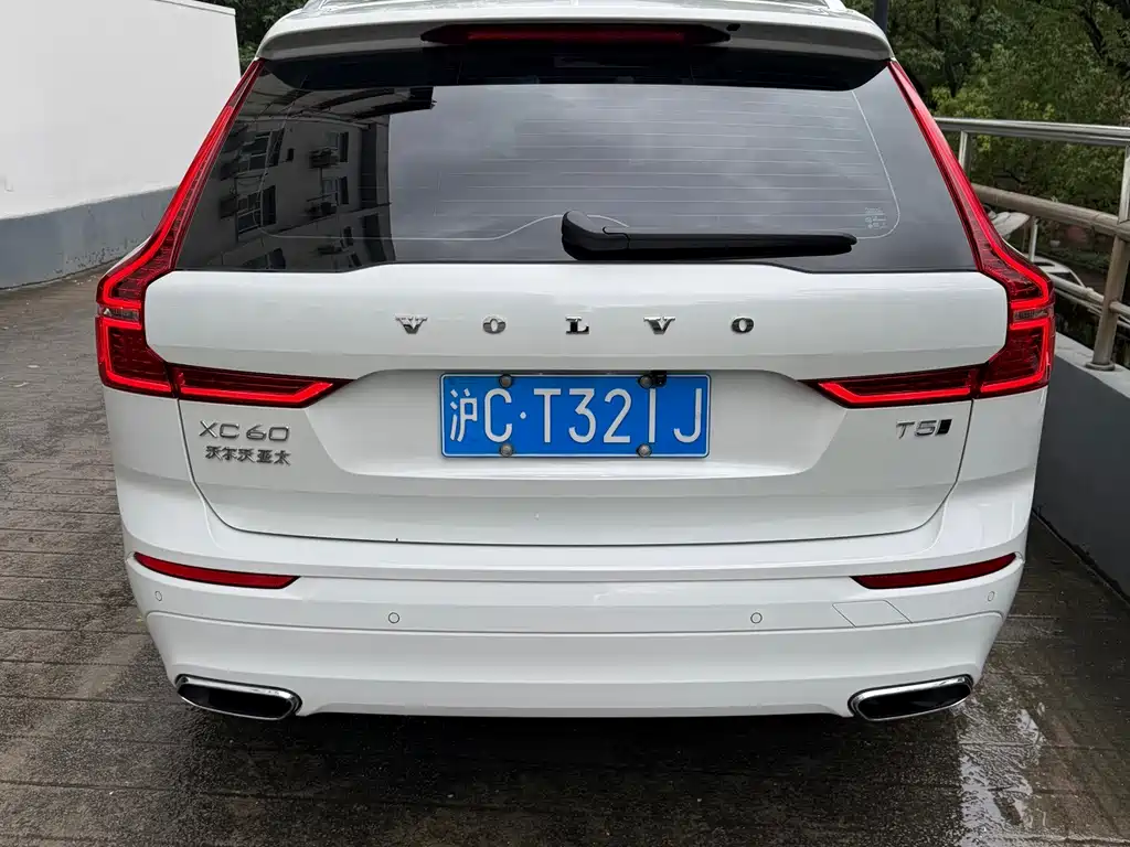 Volvo XC60 2019 — фото 14