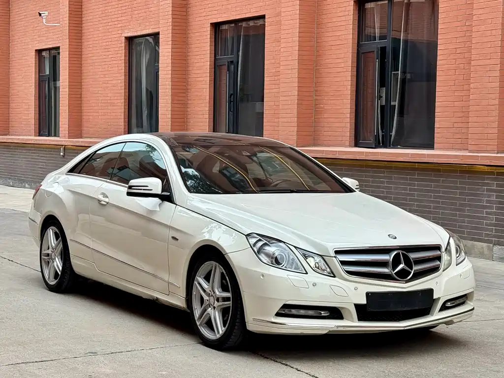 Mercedes-Benz E-Class 2012 — фото 3