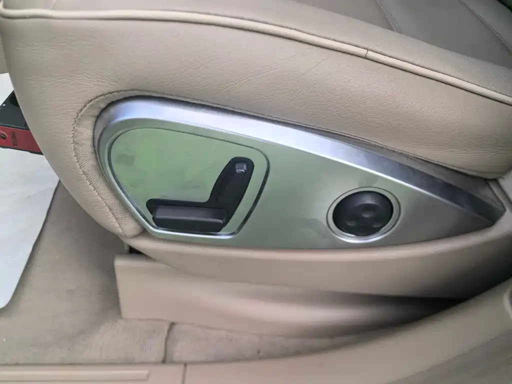 Mercedes-Benz R-Class 2011