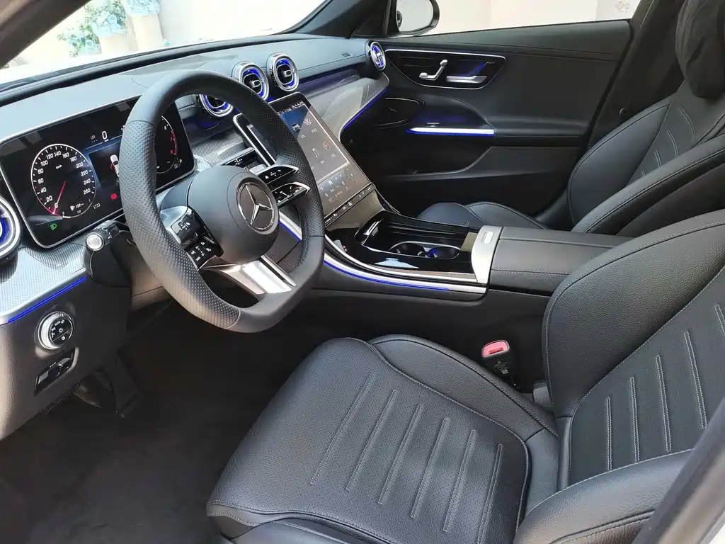 Mercedes-Benz C-Class 2024