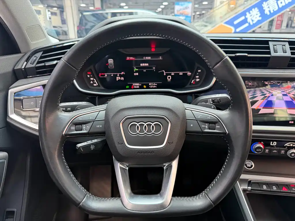 Audi Q3 2022 — фото 11