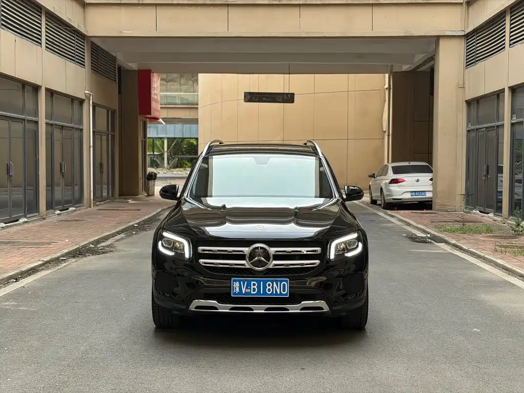 Mercedes-Benz GLB 2023 — фото 2