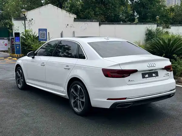 Audi A4L 2019