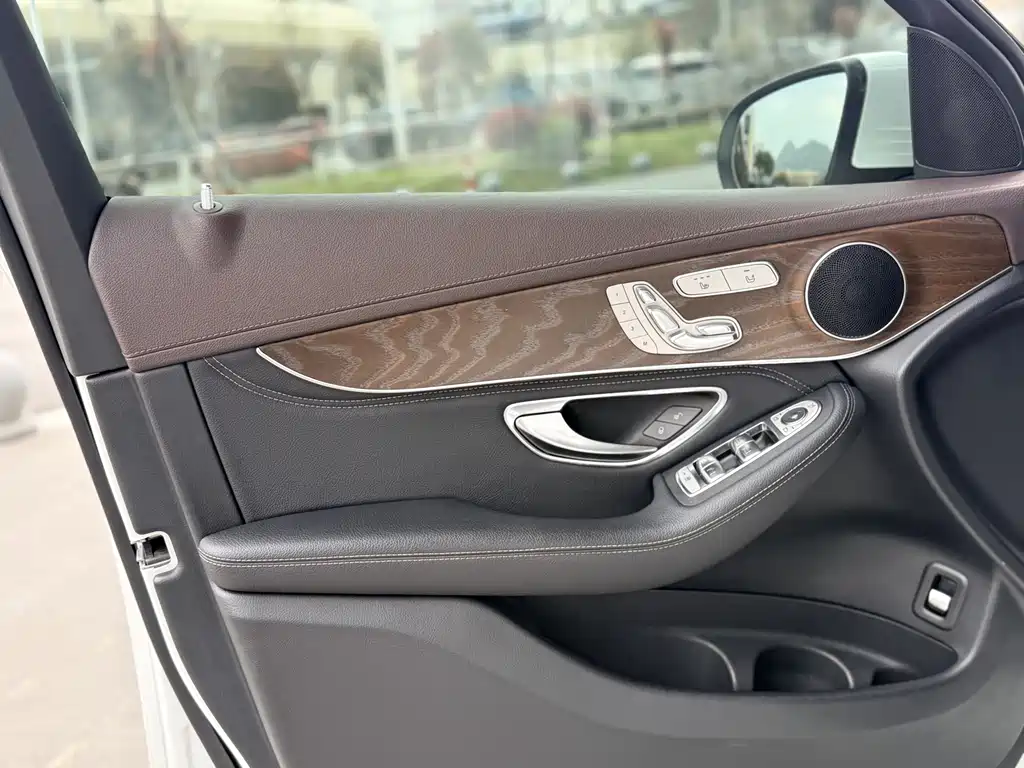 Mercedes-Benz GLC 2020 — фото 22