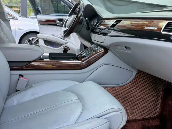 Audi A8 2011