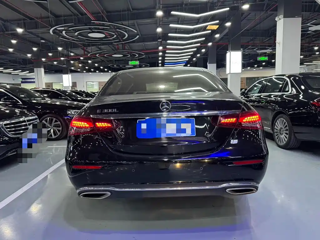 Mercedes-Benz E-Class 2022 — фото 17