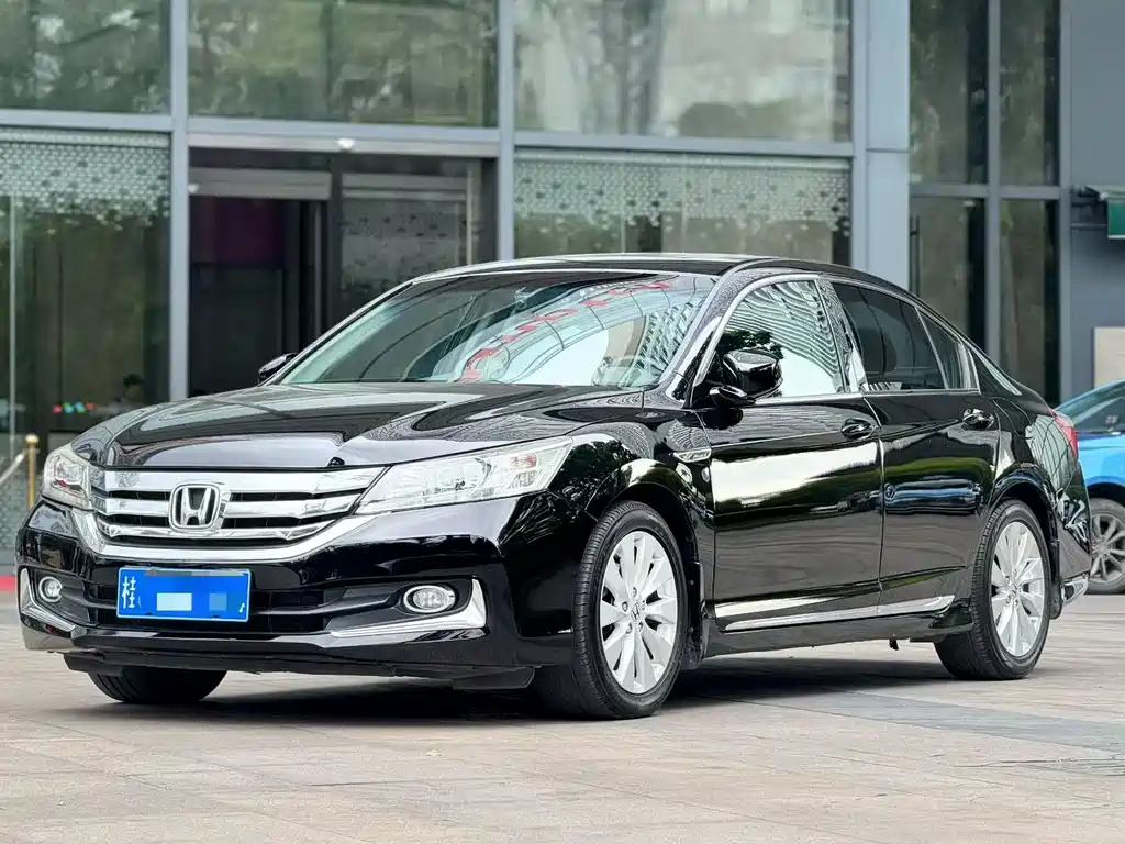 Honda Accord 2015 — фото 1