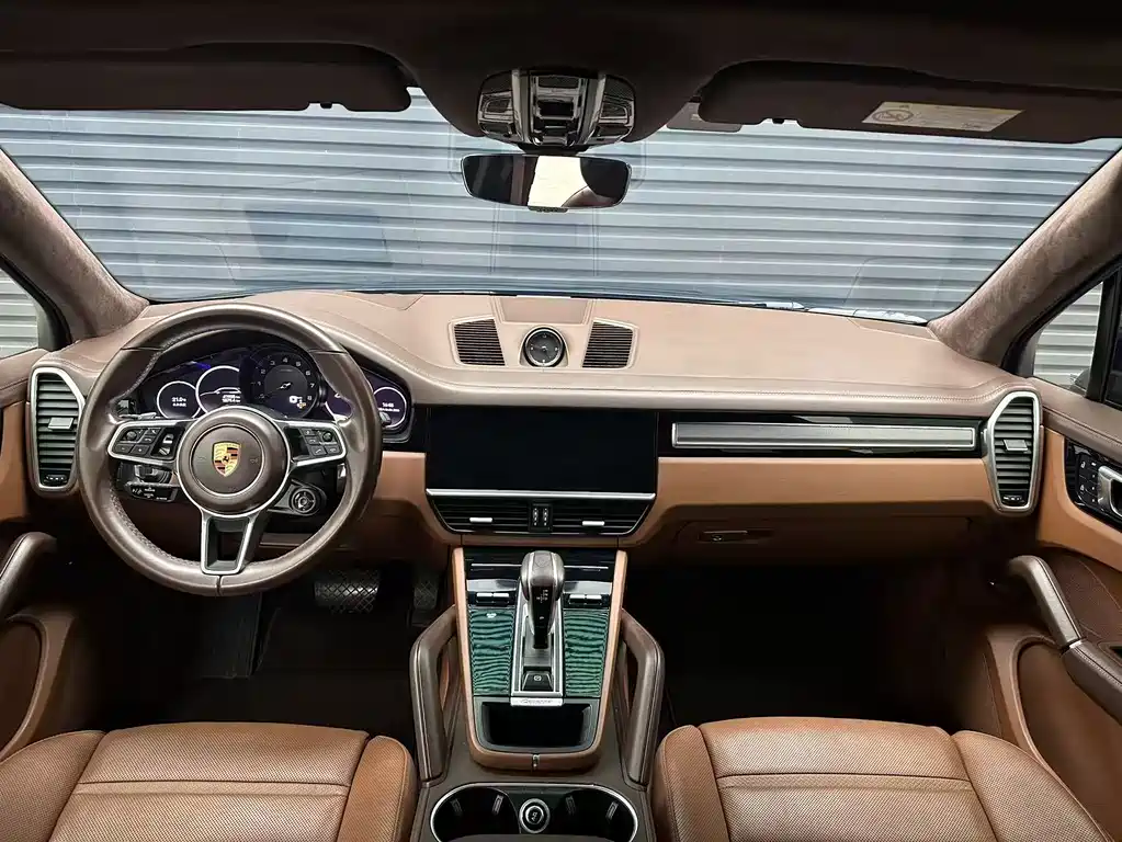 Porsche Cayenne 2023 — фото 10