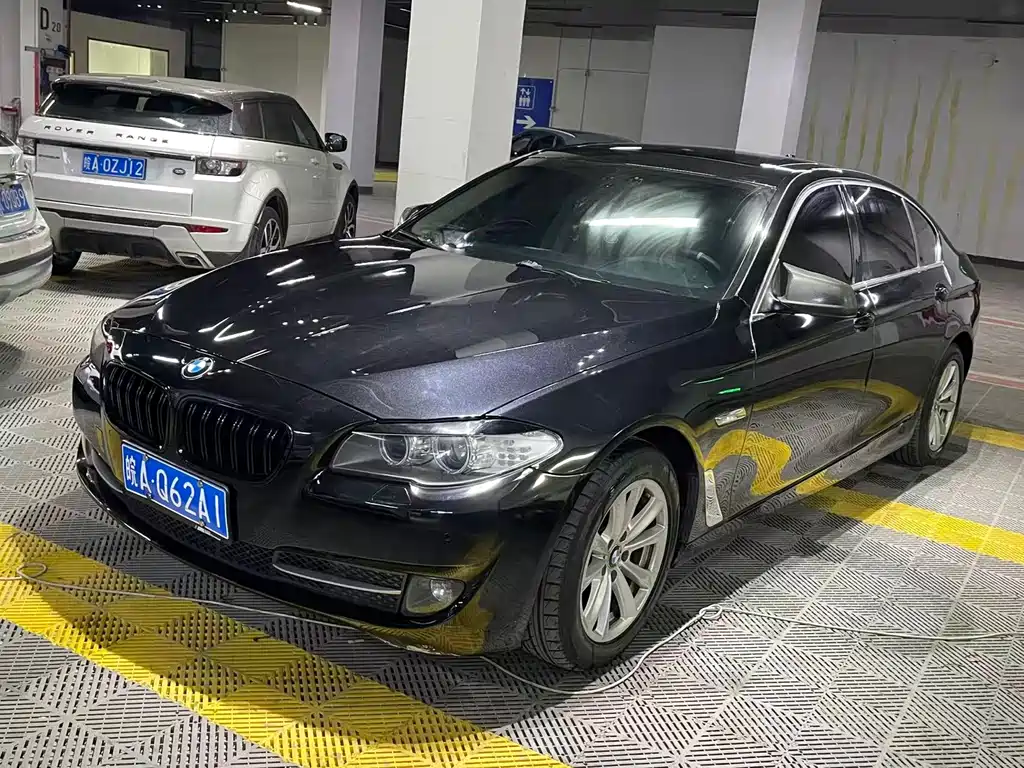 BMW 5 Series 2011 — фото 1