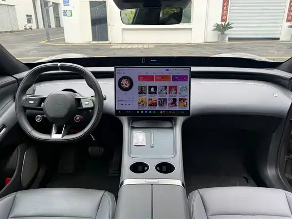 Xiaomi YU7 2025