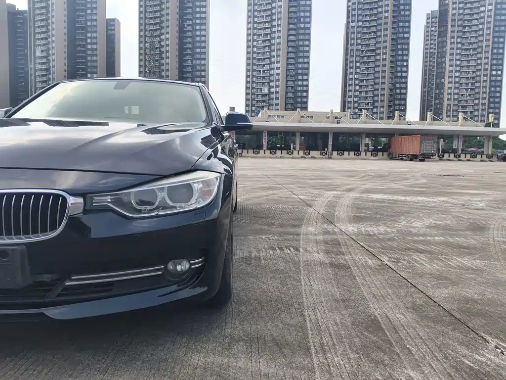 BMW 3 Series 2012 — фото 16