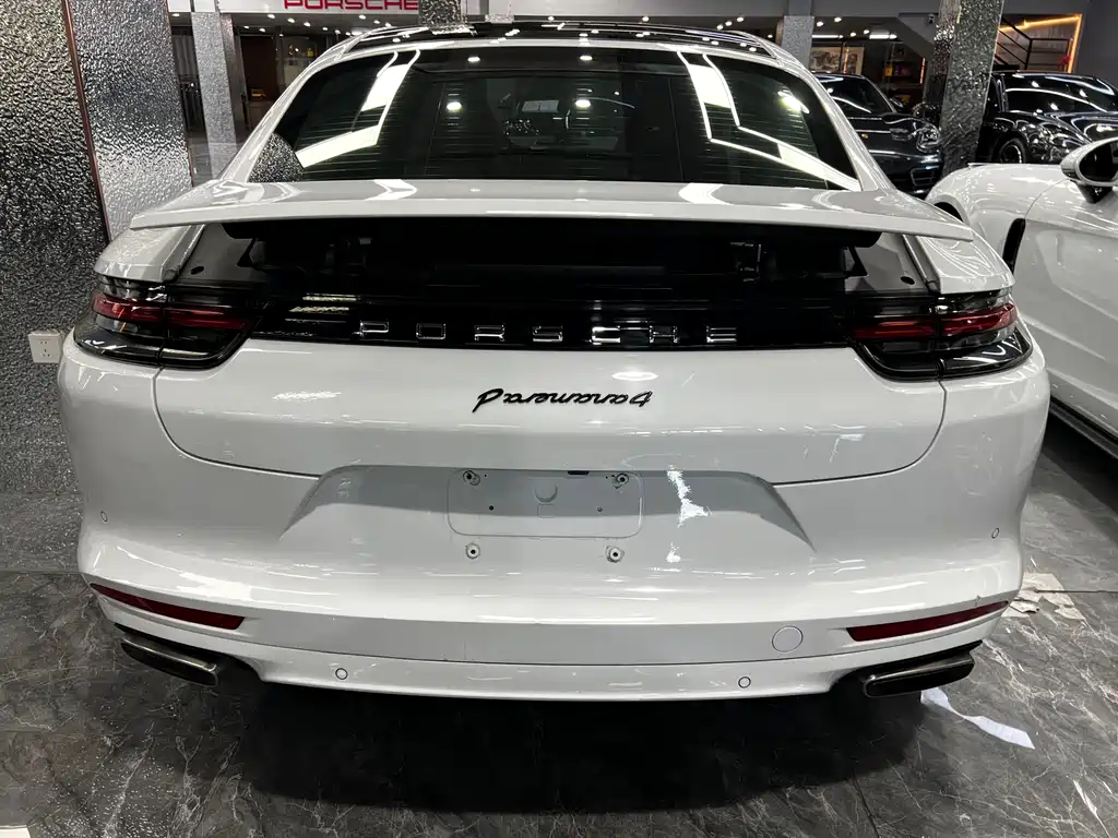 Porsche Panamera 2019 — фото 20