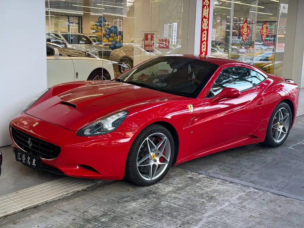 Ferrari California T 2010 — фото 1
