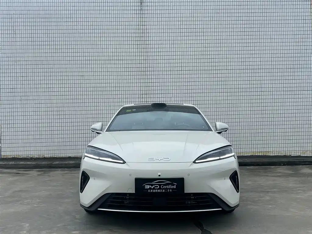 BYD Seal 07 DM-i 2025 — фото 2