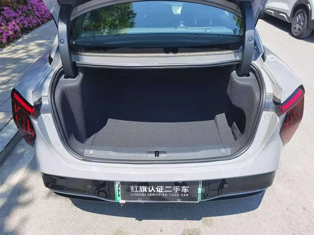 Hongqi EH7 2025 — фото 13