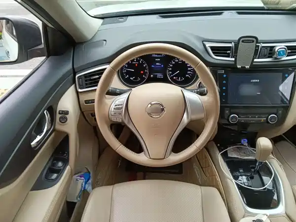 Nissan X-Trail 2014