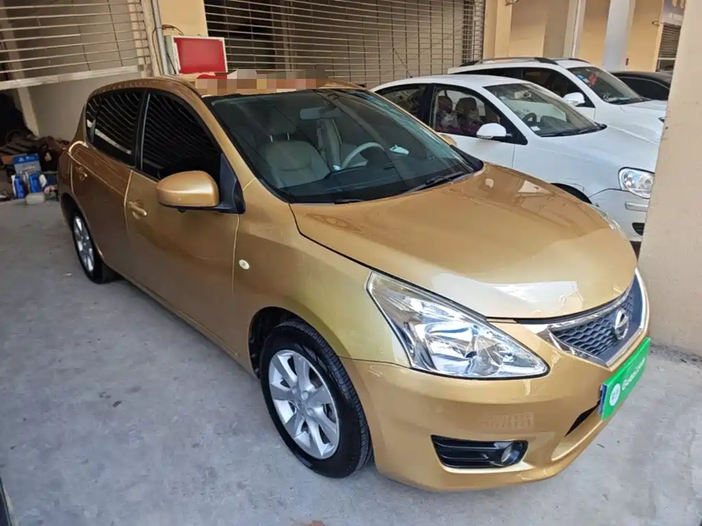 Nissan Tiida 2015 — фото 4