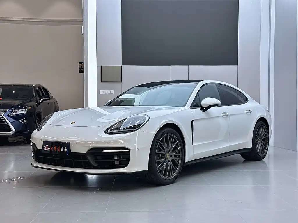 Porsche Panamera 2024 — фото 1