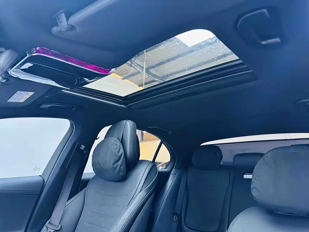 Mercedes-Benz C-Class 2024 — фото 18