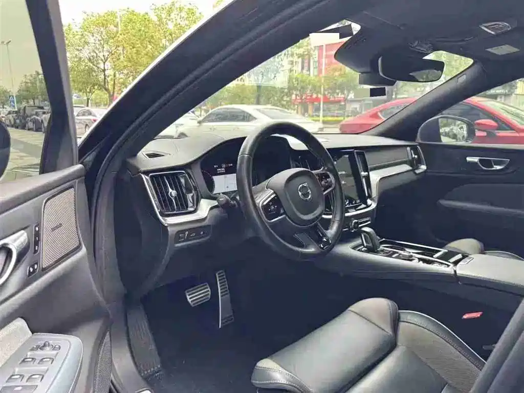 Volvo S60 PHEV 2021 — фото 3