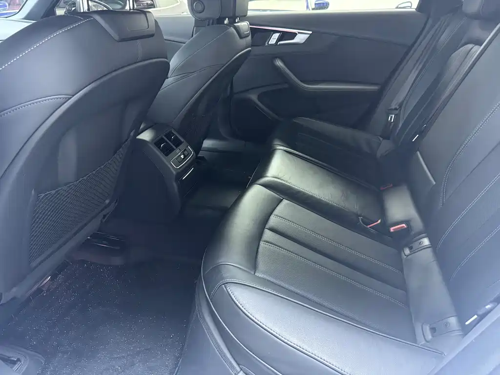Audi A4L 2025
