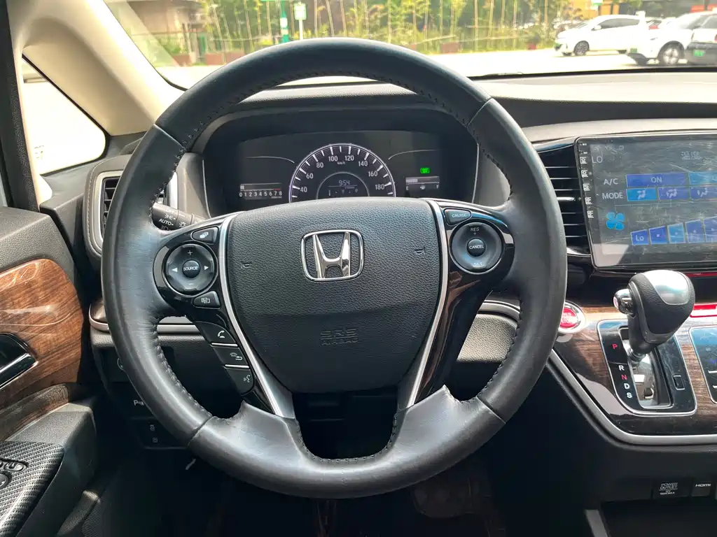 Honda Odyssey 2017 — фото 13