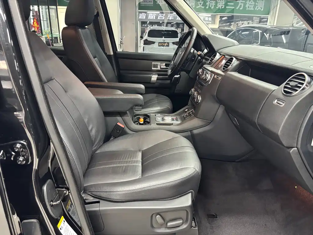 Land Rover Discovery 2016 — фото 9