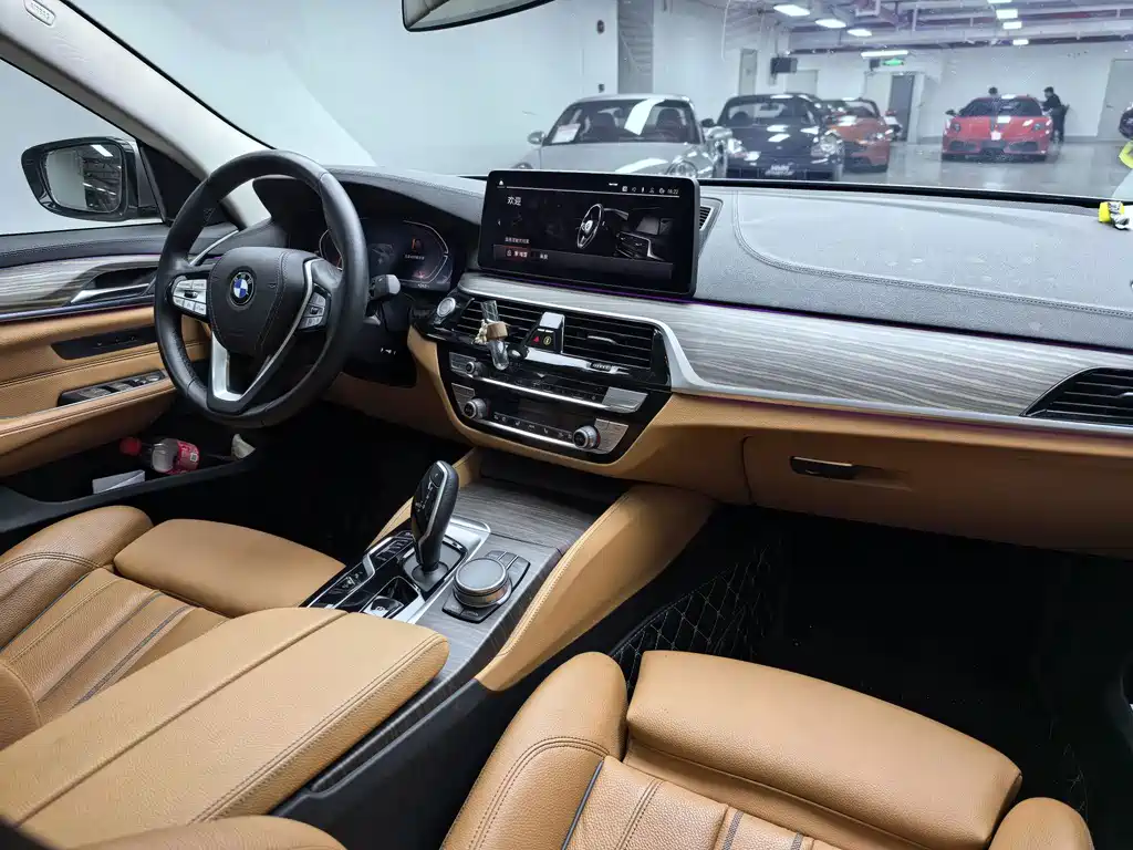 BMW 6 Series GT 2023 — фото 10