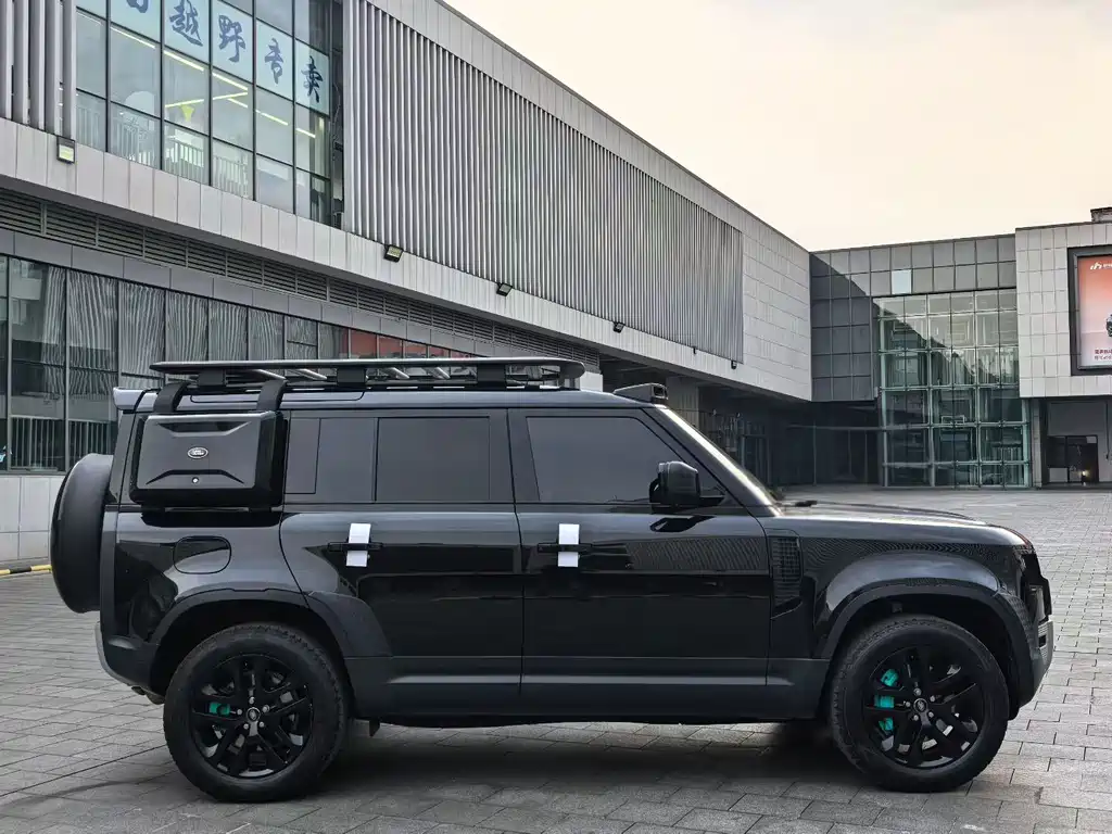Land Rover Defender 2023 — фото 9
