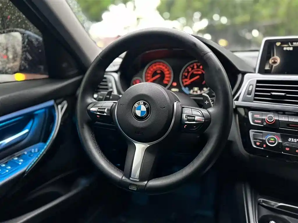 BMW 3 Series 2017 — фото 9