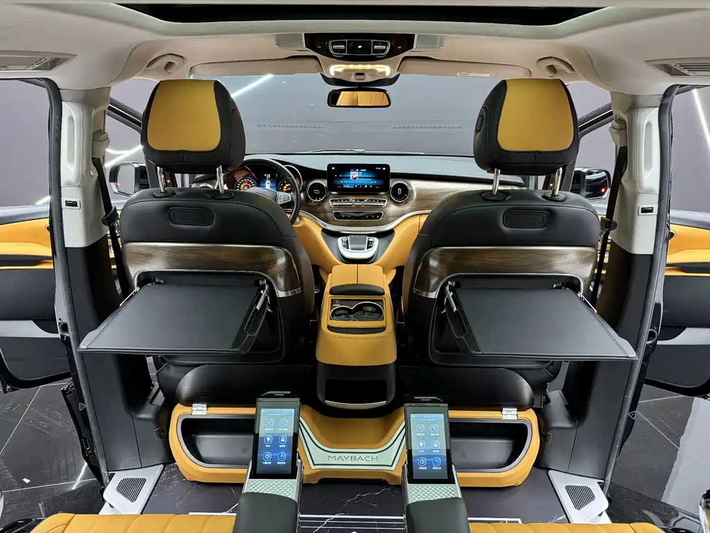 Mercedes-Benz V-Class 2021 — фото 12