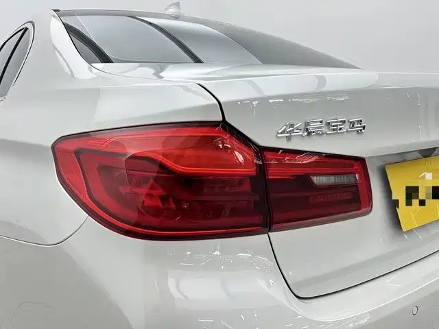 BMW 5 Series 2020 — фото 19