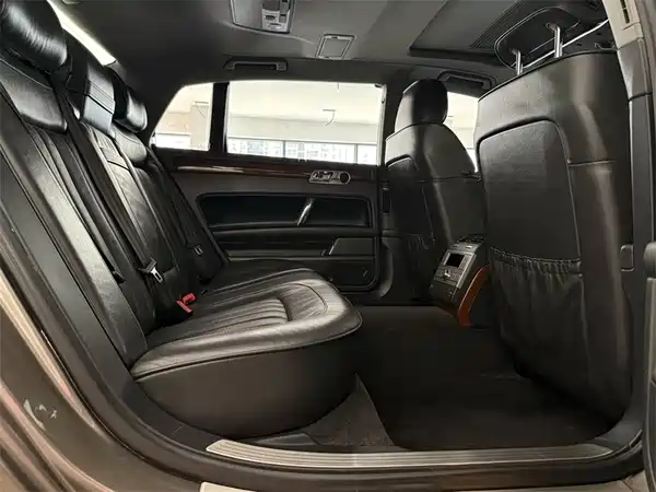 Volkswagen Phaeton 2013