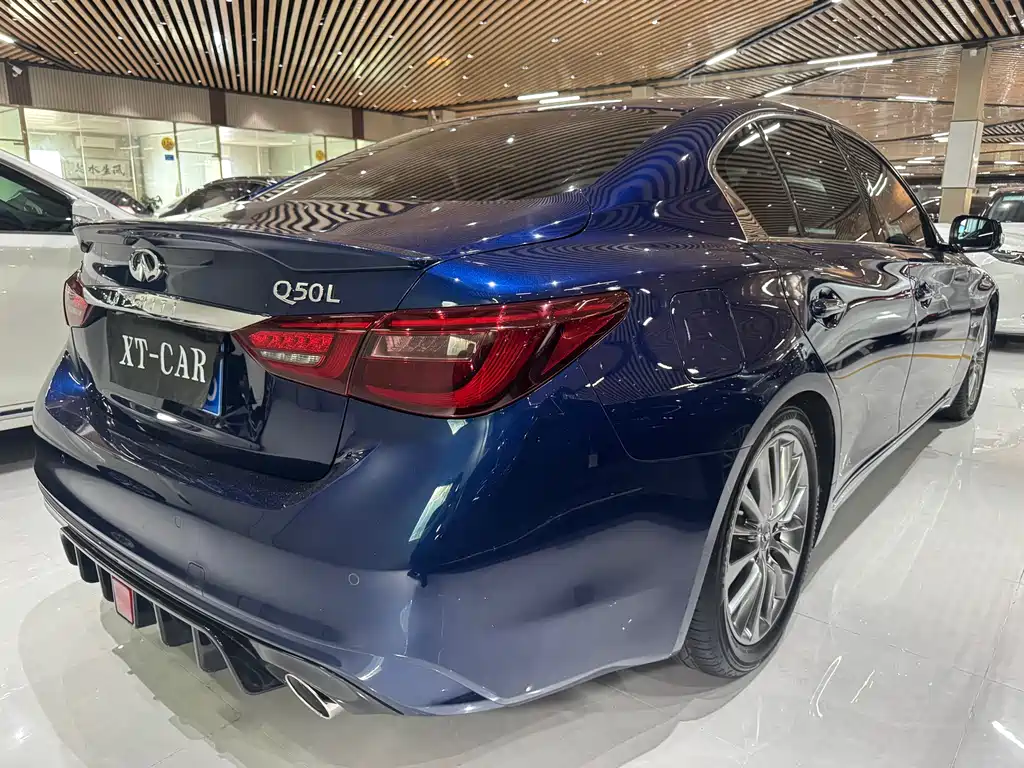 Infiniti Q50L 2018 — фото 13