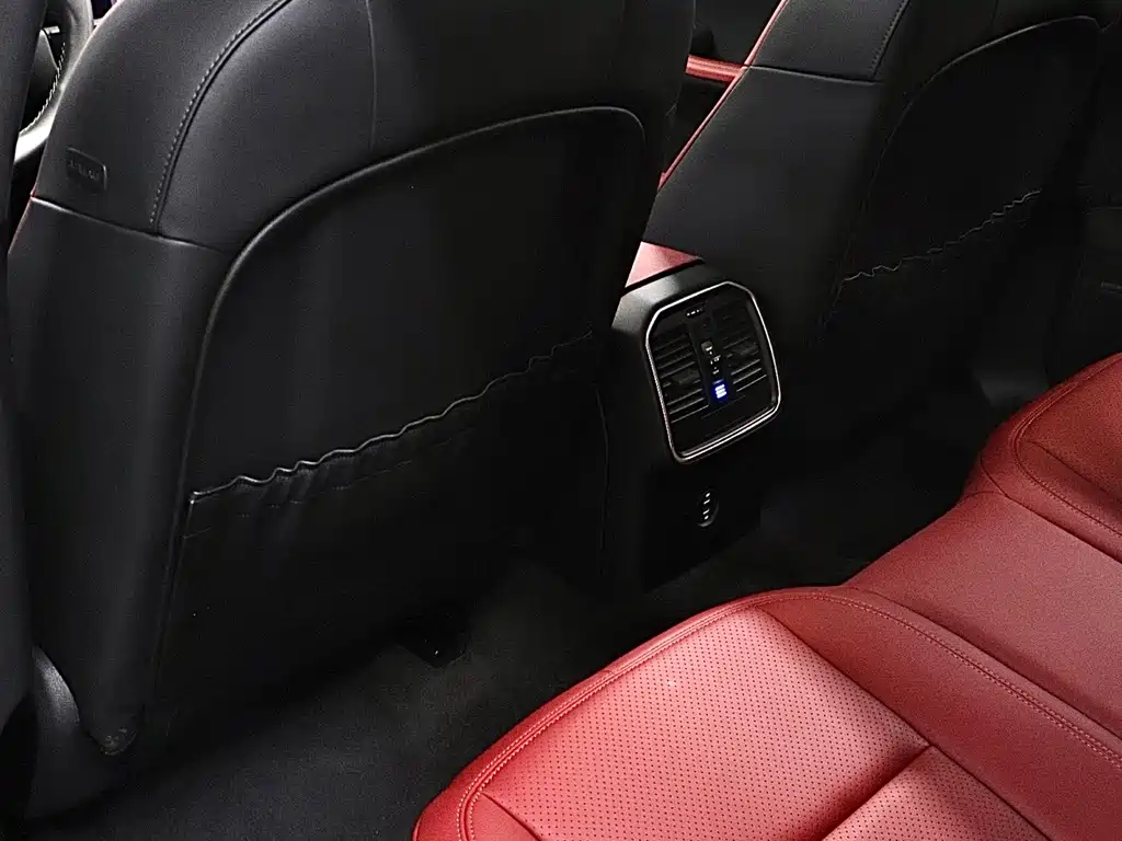 Porsche Macan 2022 — фото 13