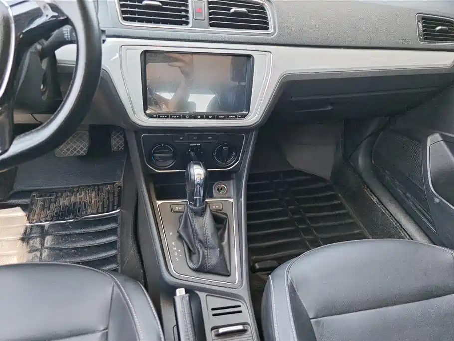 Volkswagen Gran Lavida 2015 — фото 16